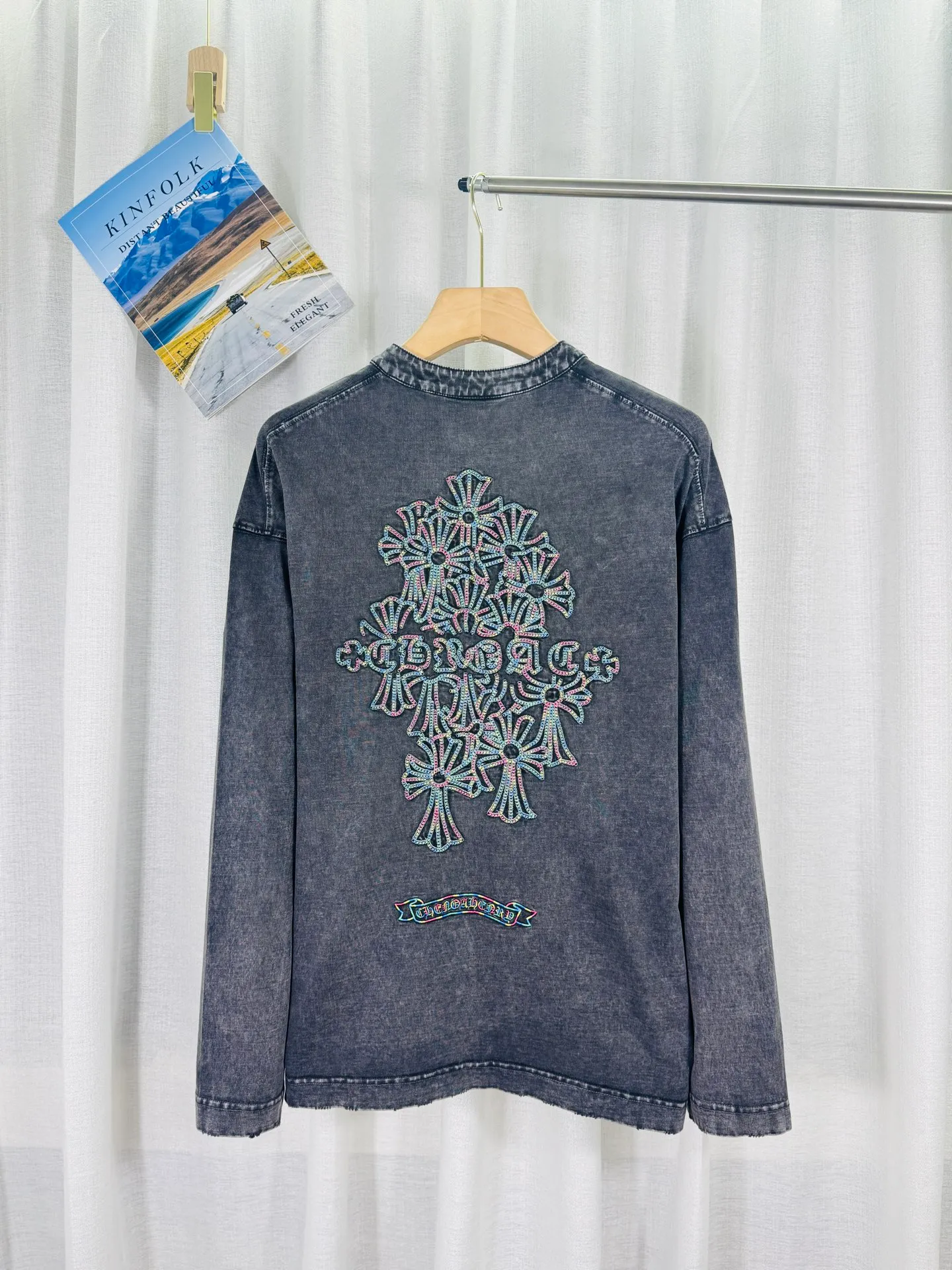 P260 ch high version Chrome Hearts 2025 new autumn and winter cross patch washed spray-painted long-sleeved T-shirt, fabric: 26 double yarns, 320 grams weight, Angra red thread weaving, heavy wash water➕fried color + spray-paint Printing process: colorful embroidery, secondary color spray-paint process Color: gray, red Size: S M L XL Style number: 5178